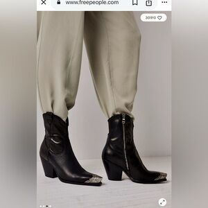 FREE PEOPLE BRAYDEN WESTERN WOMENS BOOTS Sz 39/8 LEATHER BLACK& SILVER HARDWARE